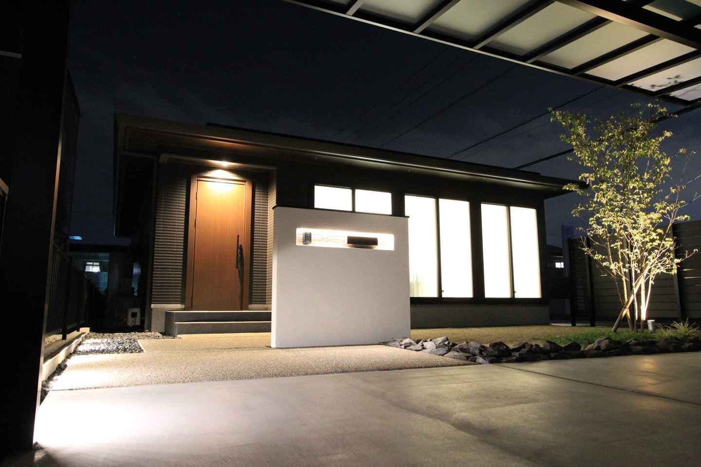 門まわりのライトアップ